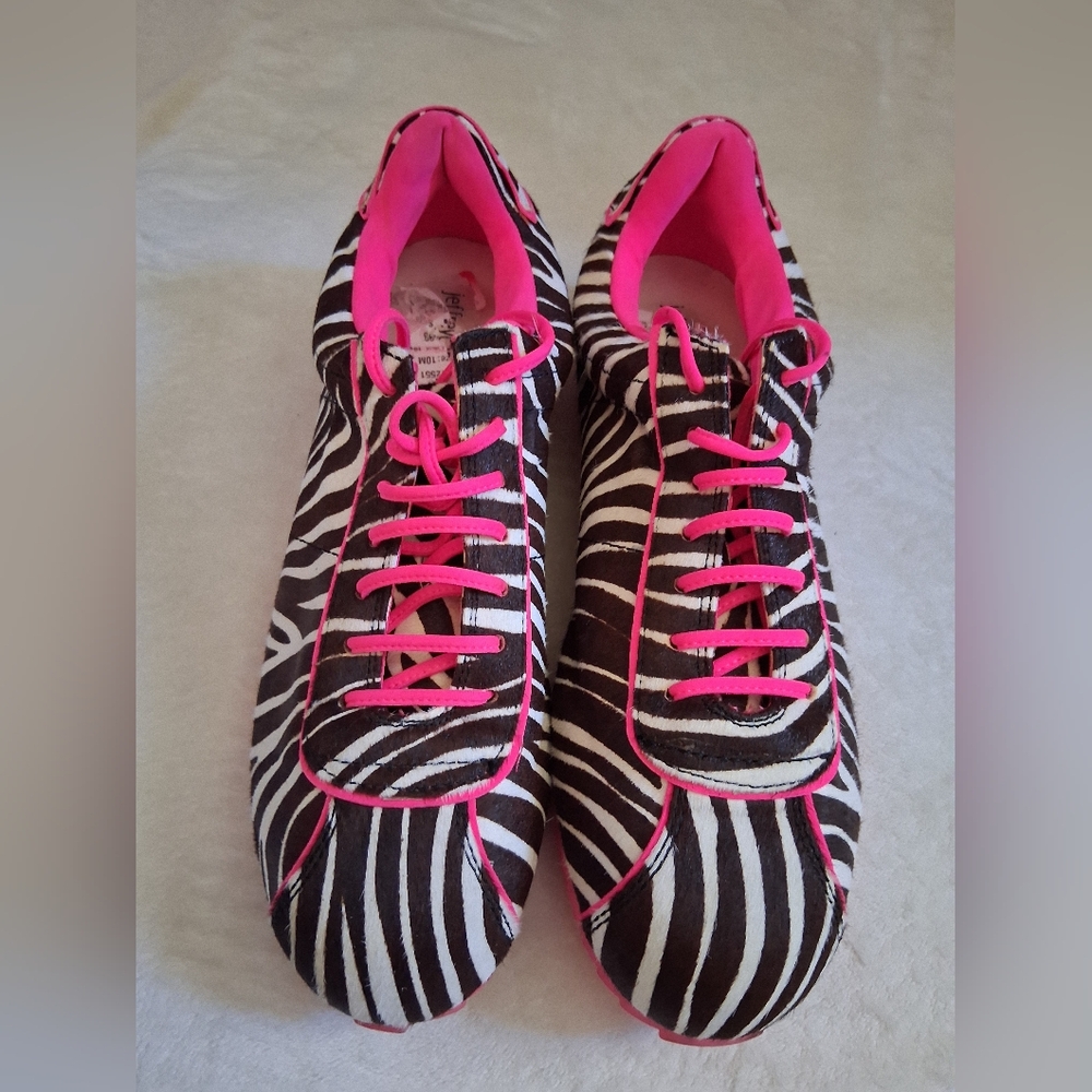 Jeffrey Campbell Sprinter-B rally sneakerWild animal print with neon laces